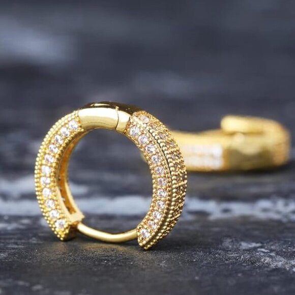 Women's Yellow Gold Huggie Cartilage Cubic Zirconia Cuff Luxury Hoop Earrings - Picture 3 of 4